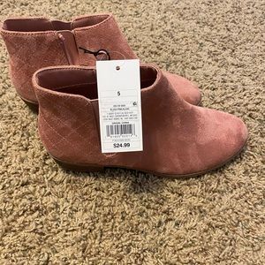 NWT, Pink ankle boot size 5. Textile upper